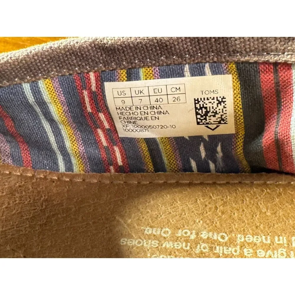 Toms these shoes